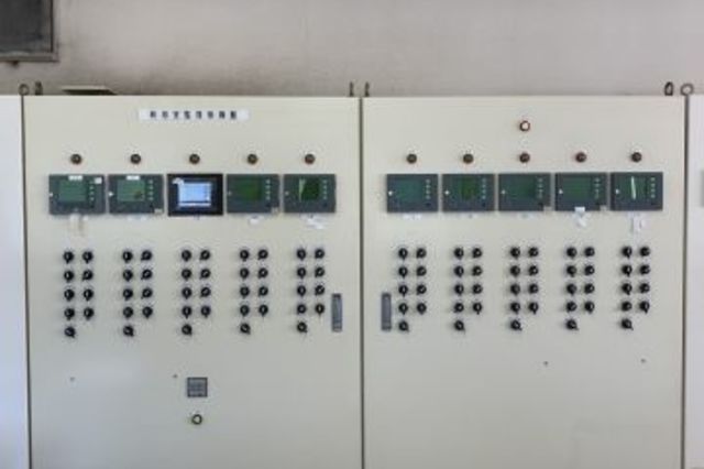 このシステムでは1室づつの交換で他の栽培室は生産したままで行いました。